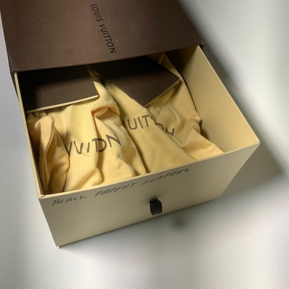 LOUIS VUITTON LOGO PATENT LEATHER LOAFERS - Picture 5 of 7